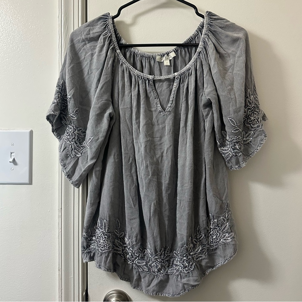 Solitaire for Anthropologie Grey Embroidered Boho Blouse - Picture 9 of 9